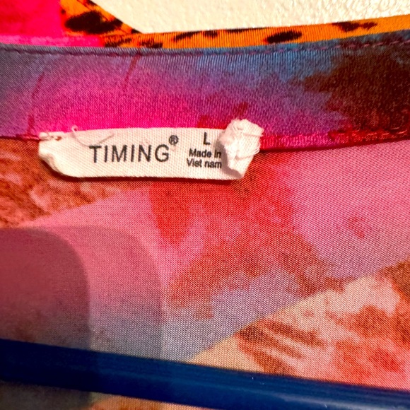 Vibrant Animal Print Button-Up Shirt - Picture 2 of 2